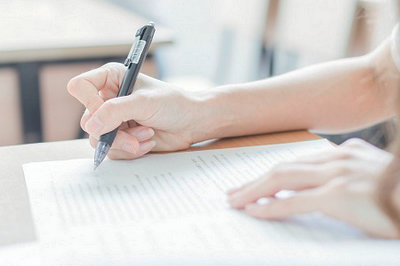 本科有學位報考美國卡羅爾大學國際碩士需滿足什么條件？